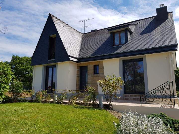 Ravalement de façade Étrelles