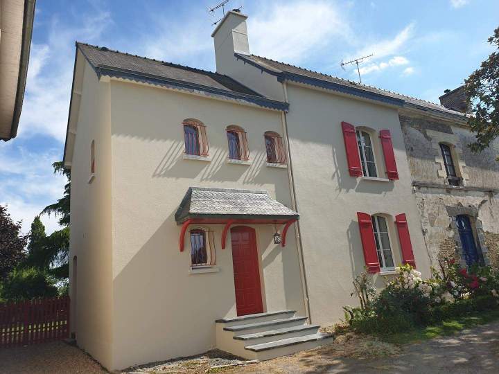 Ravalement de façade Étrelles