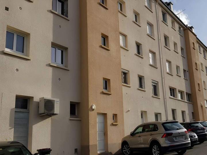 Traitement de façade Étrelles